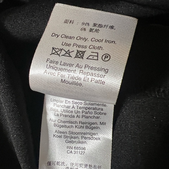 ☕️🖤🎬DKNY Elegant Black Dress with Gold Accents - Picture 9 of 9